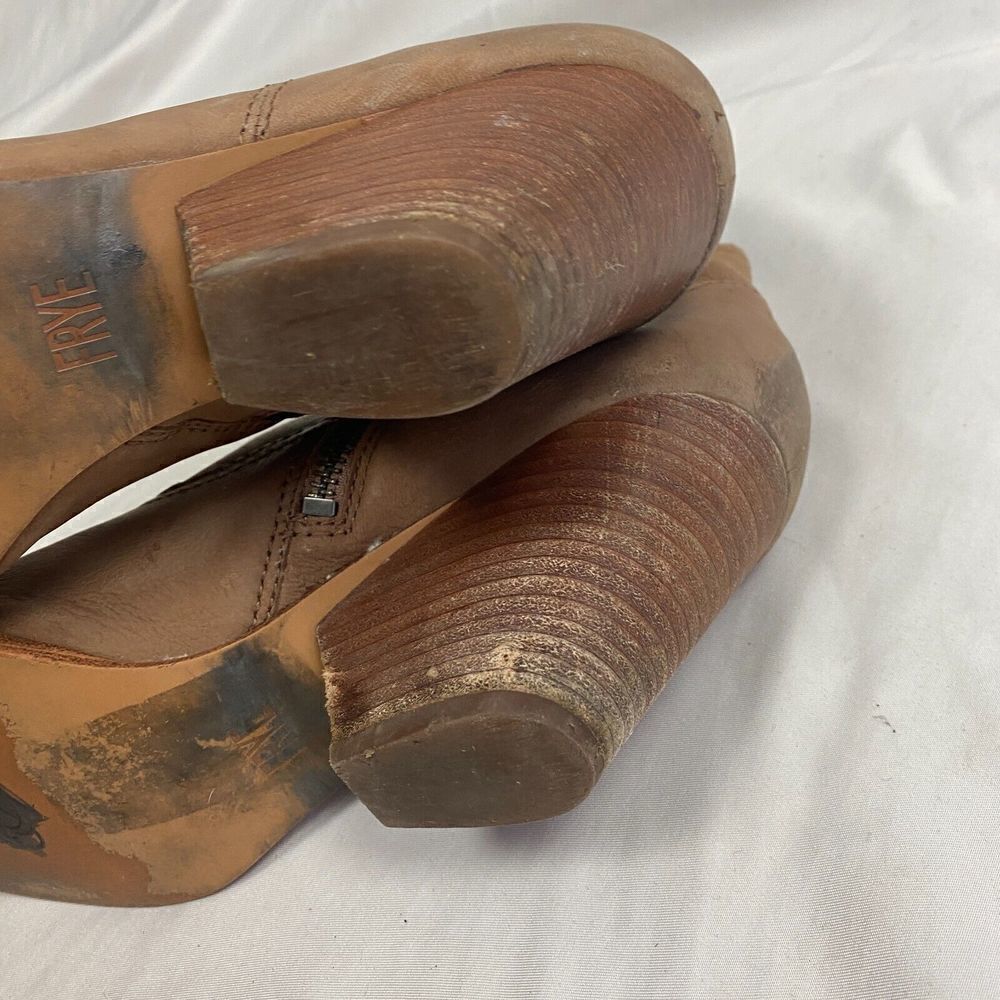 Frye Women's Reina Sand Leather Western Ankle Zip Bootie 3479258 Size 8.5 - Picture 9 of 10